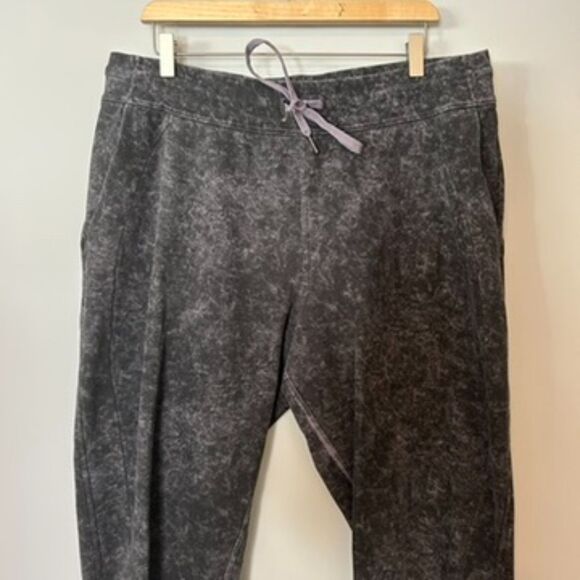 Lululemon Womens Scuba High-rise French Terry Jogger Size 14 Lavender - Picture 4 of 16